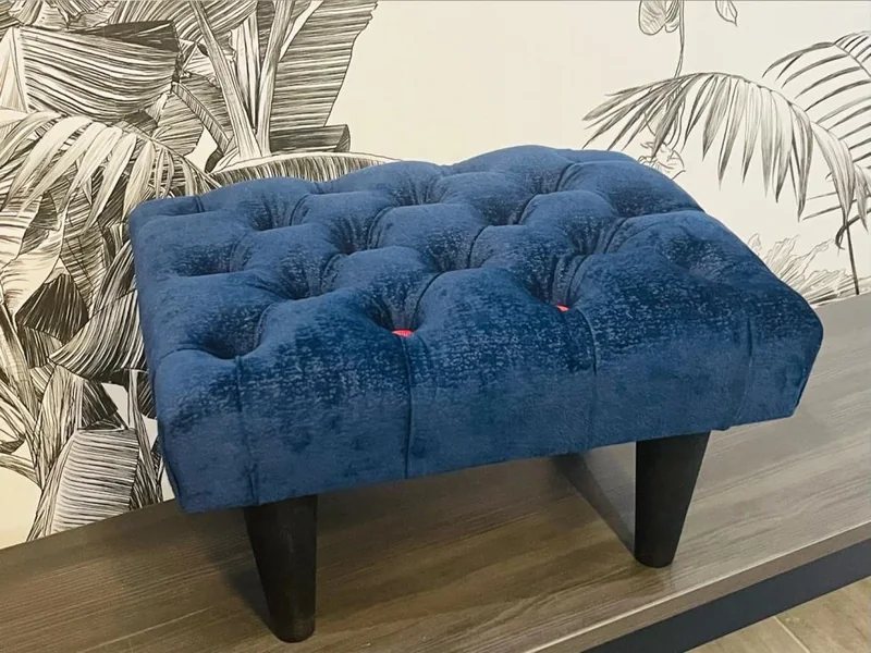 Pouf capitonné en mousse